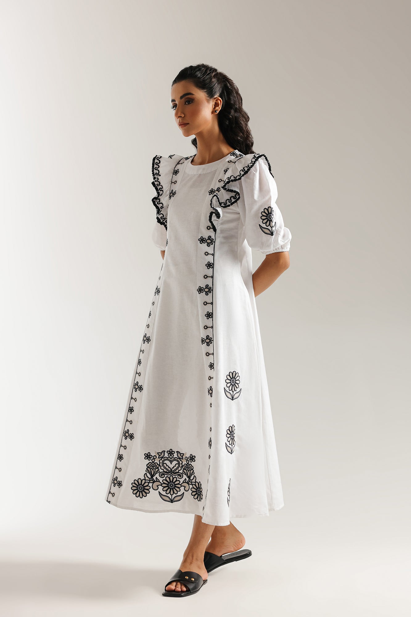 EMBROIDERED DRESS (E0544/101/001)