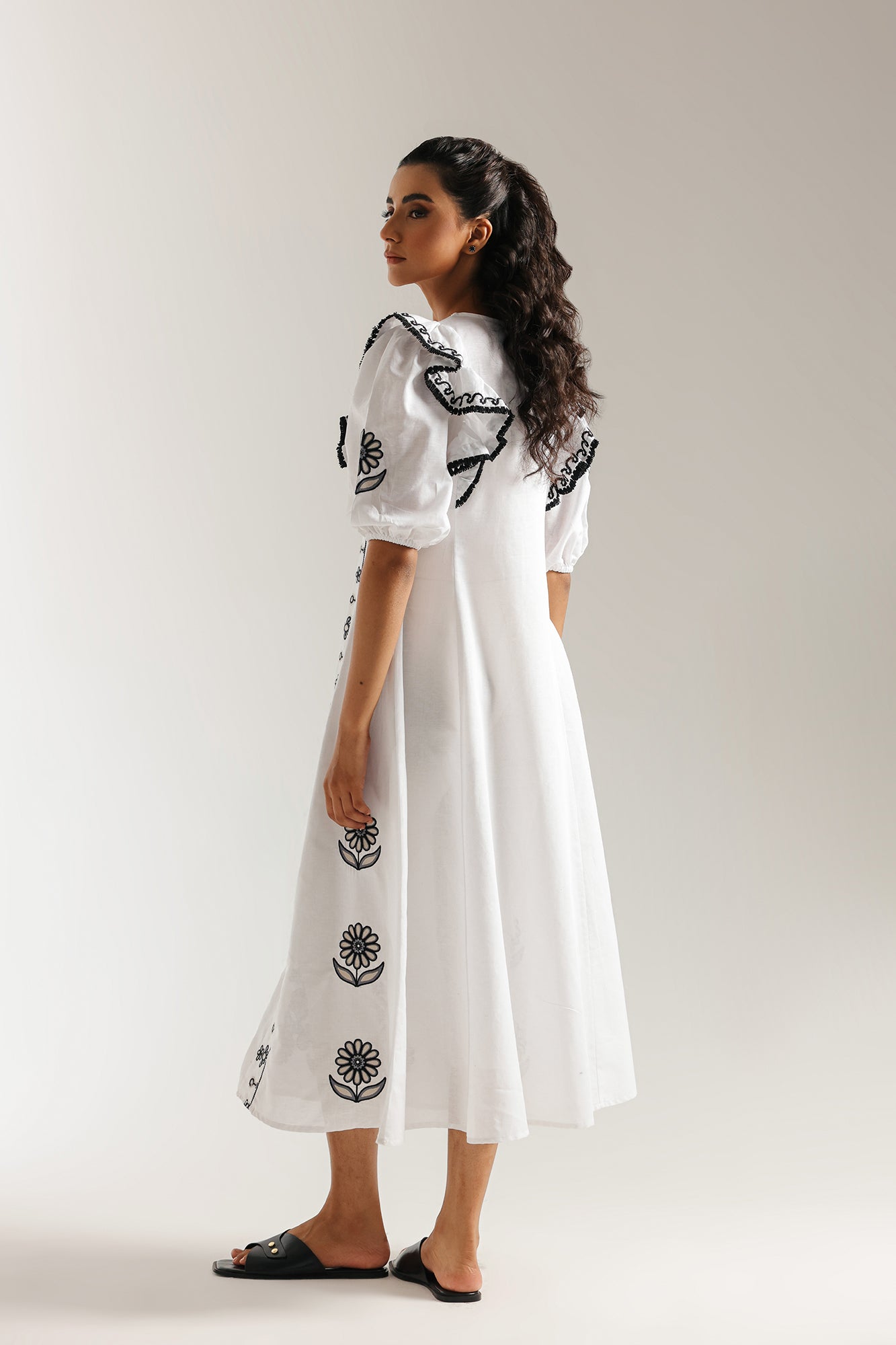 EMBROIDERED DRESS (E0544/101/001)