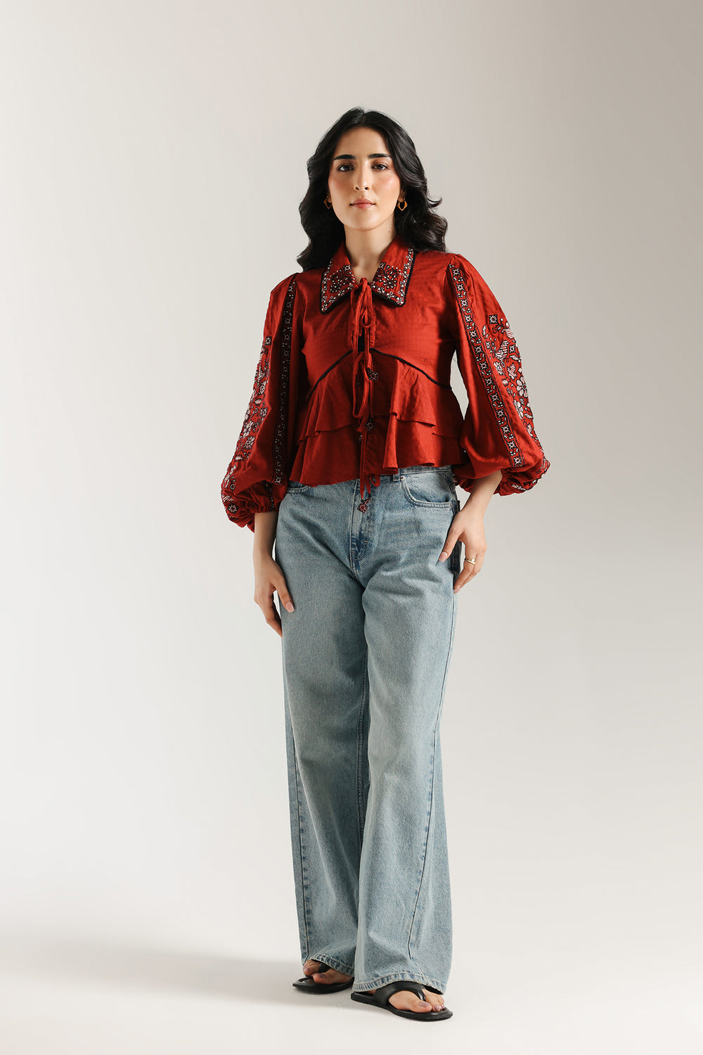 EMBROIDERED TOP (E0549/101/415)