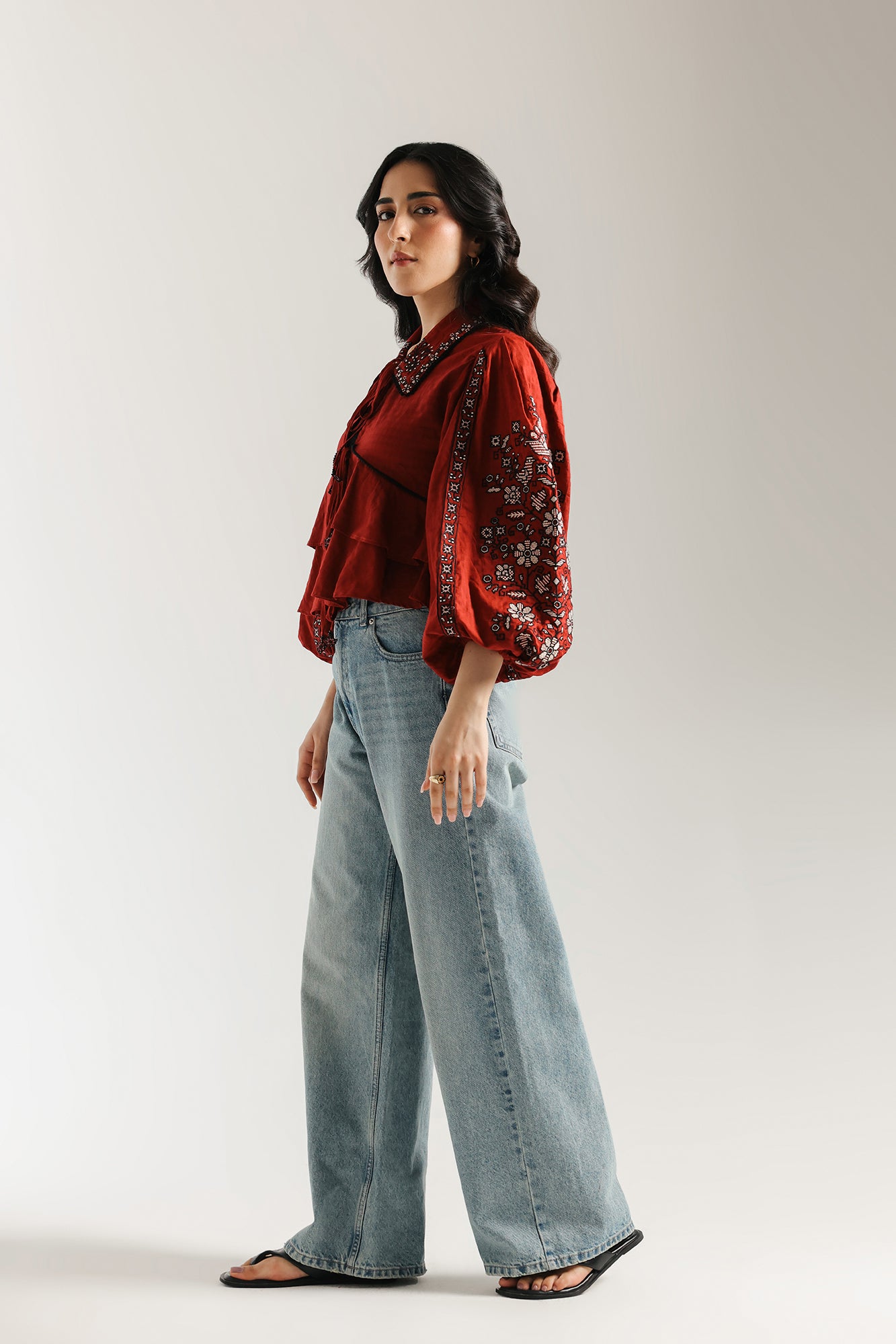 EMBROIDERED TOP (E0549/101/415)