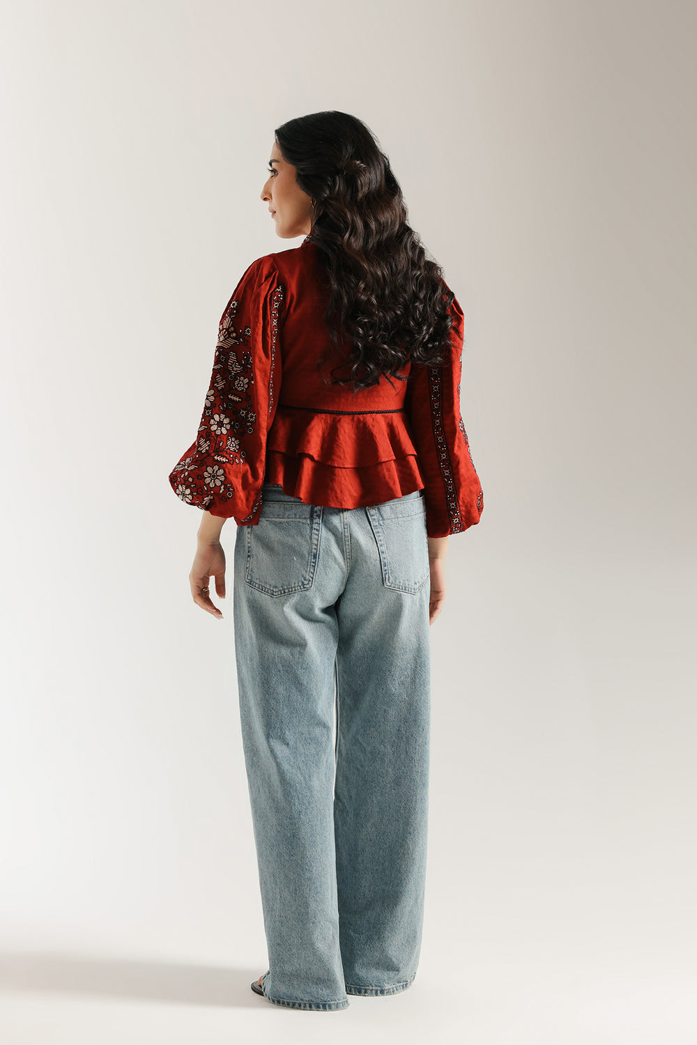 EMBROIDERED TOP (E0549/101/415)