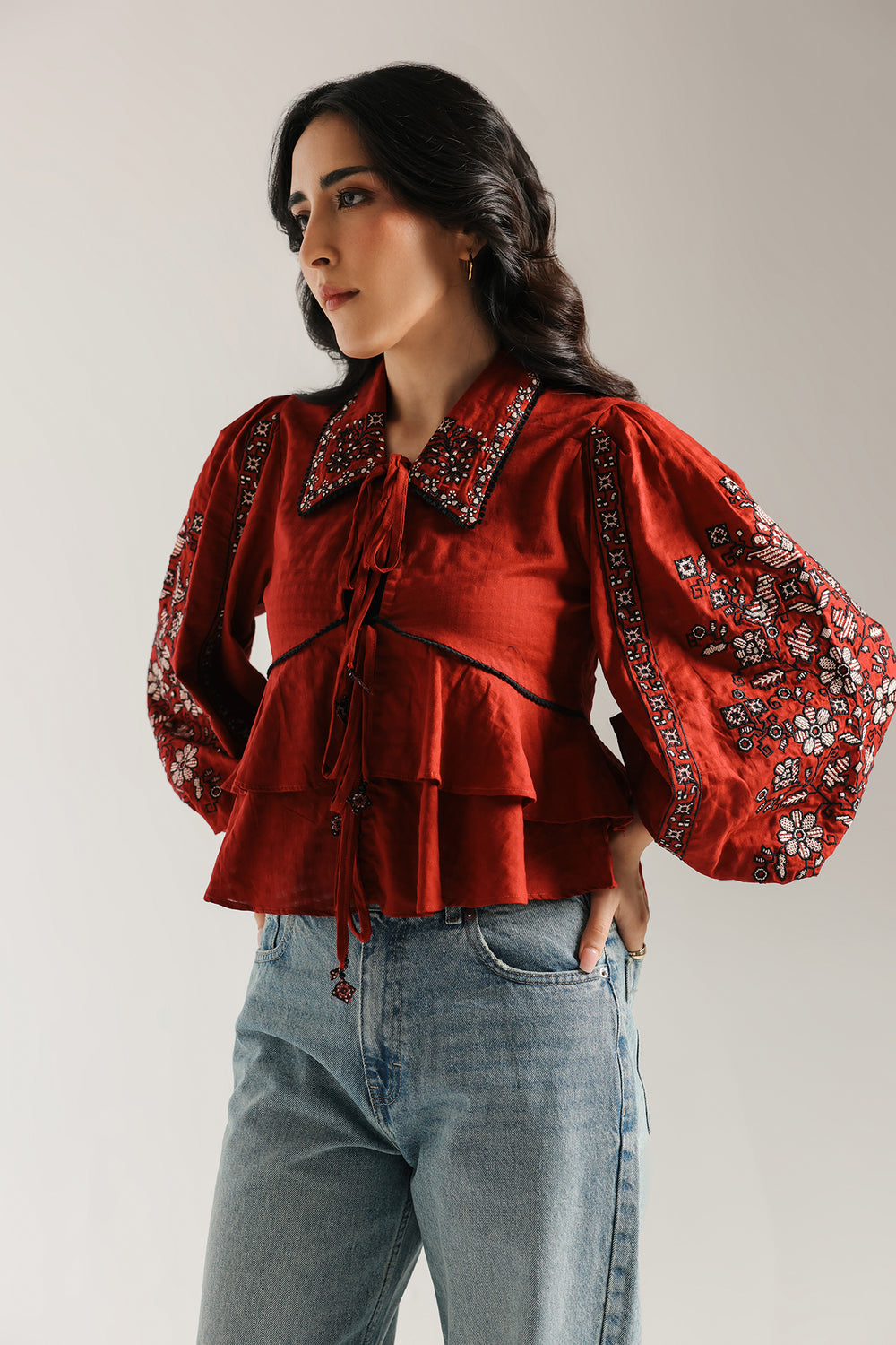 EMBROIDERED TOP (E0549/101/415)