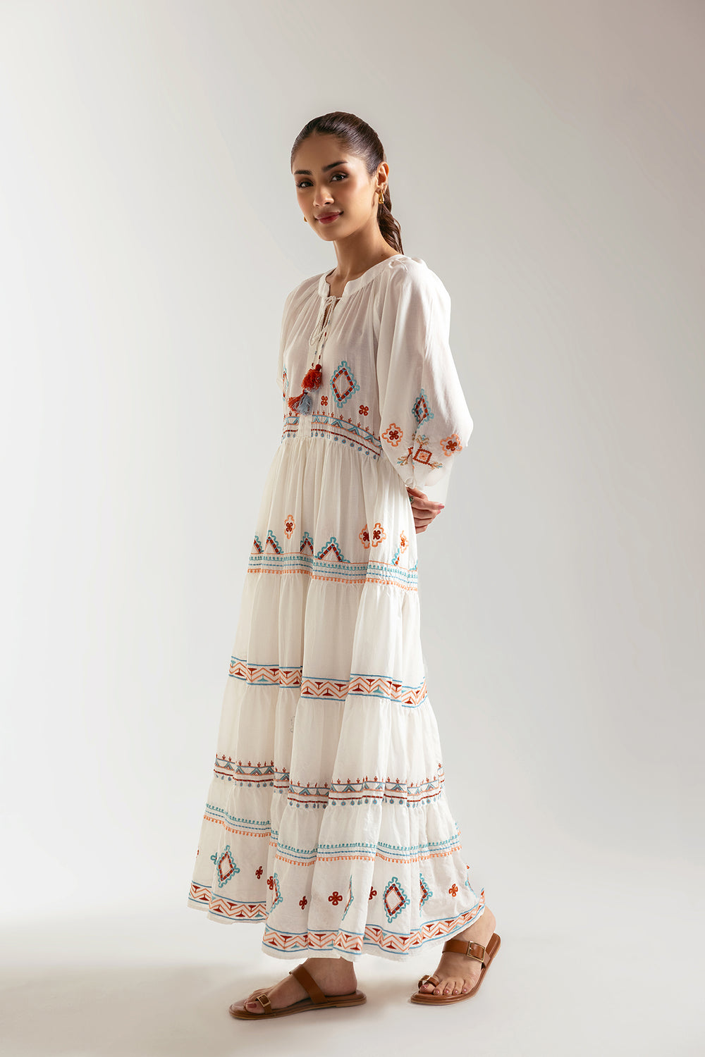 EMBROIDERED DRESS (E0550/101/001)