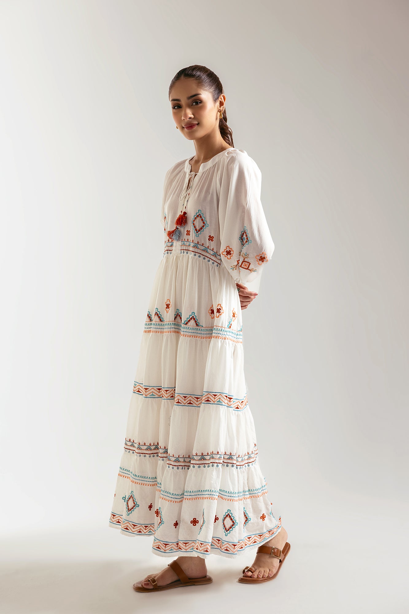 EMBROIDERED DRESS (E0550/101/001)
