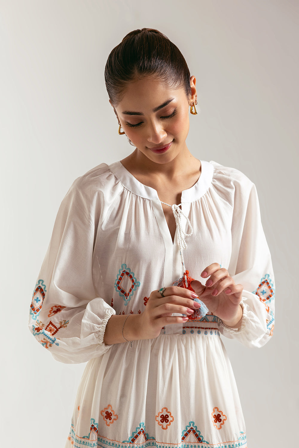EMBROIDERED DRESS (E0550/101/001)