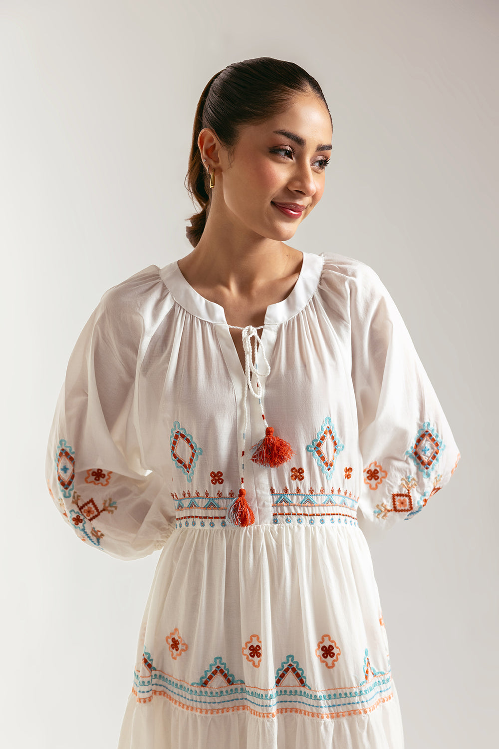EMBROIDERED DRESS (E0550/101/001)