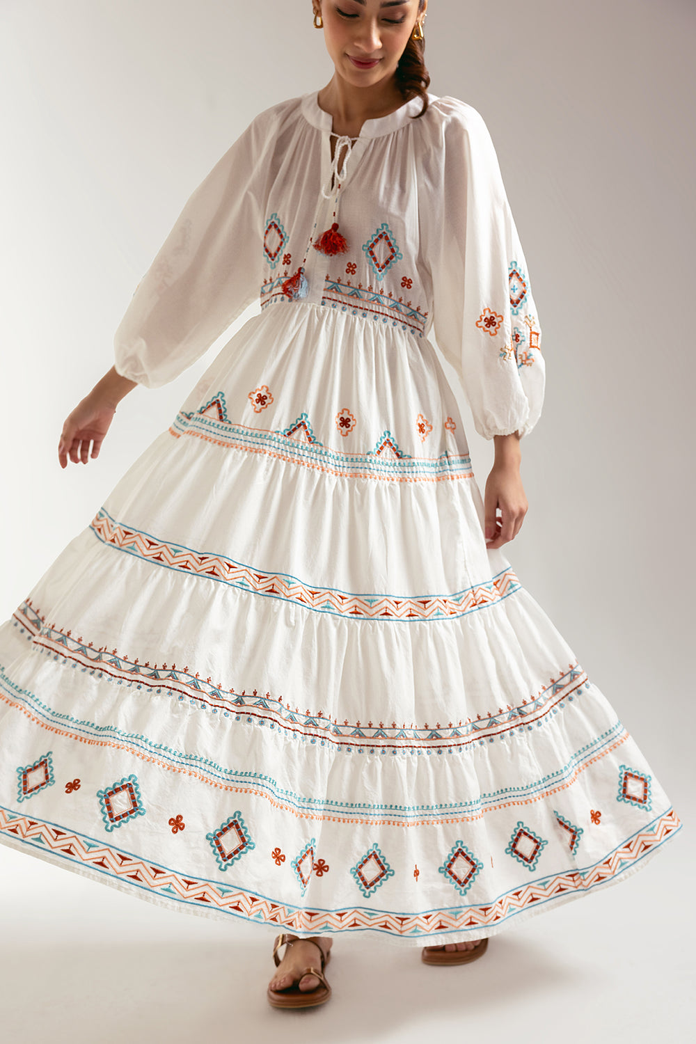 EMBROIDERED DRESS (E0550/101/001)