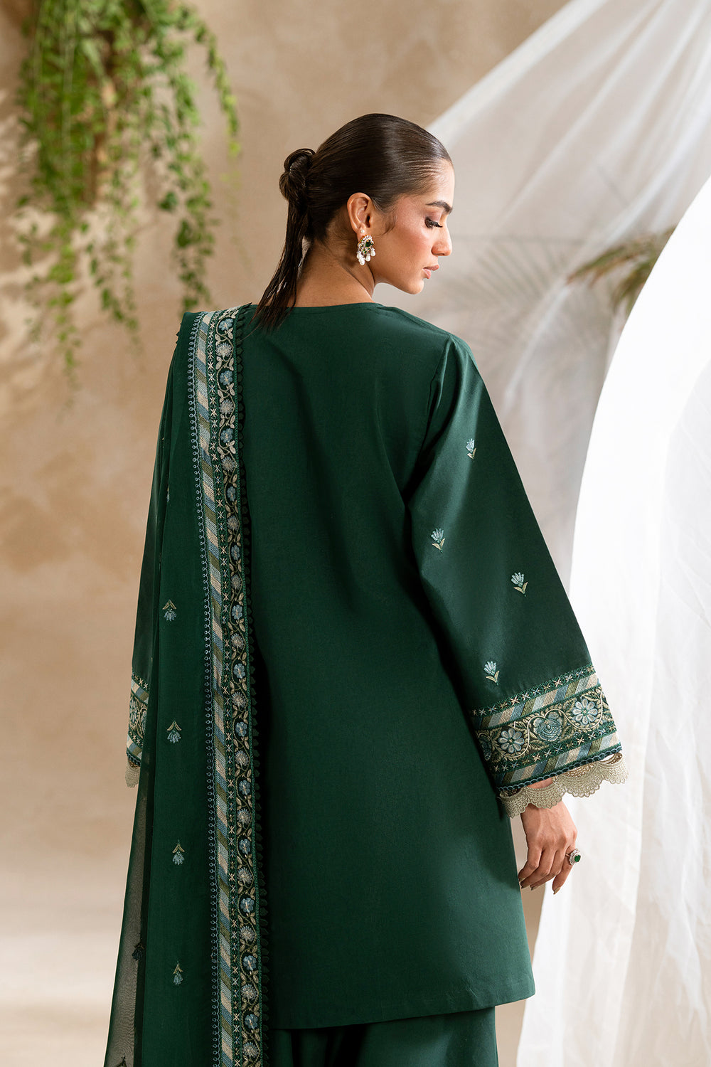 EMBROIDERED LAWN SUIT (E0558/203/707)