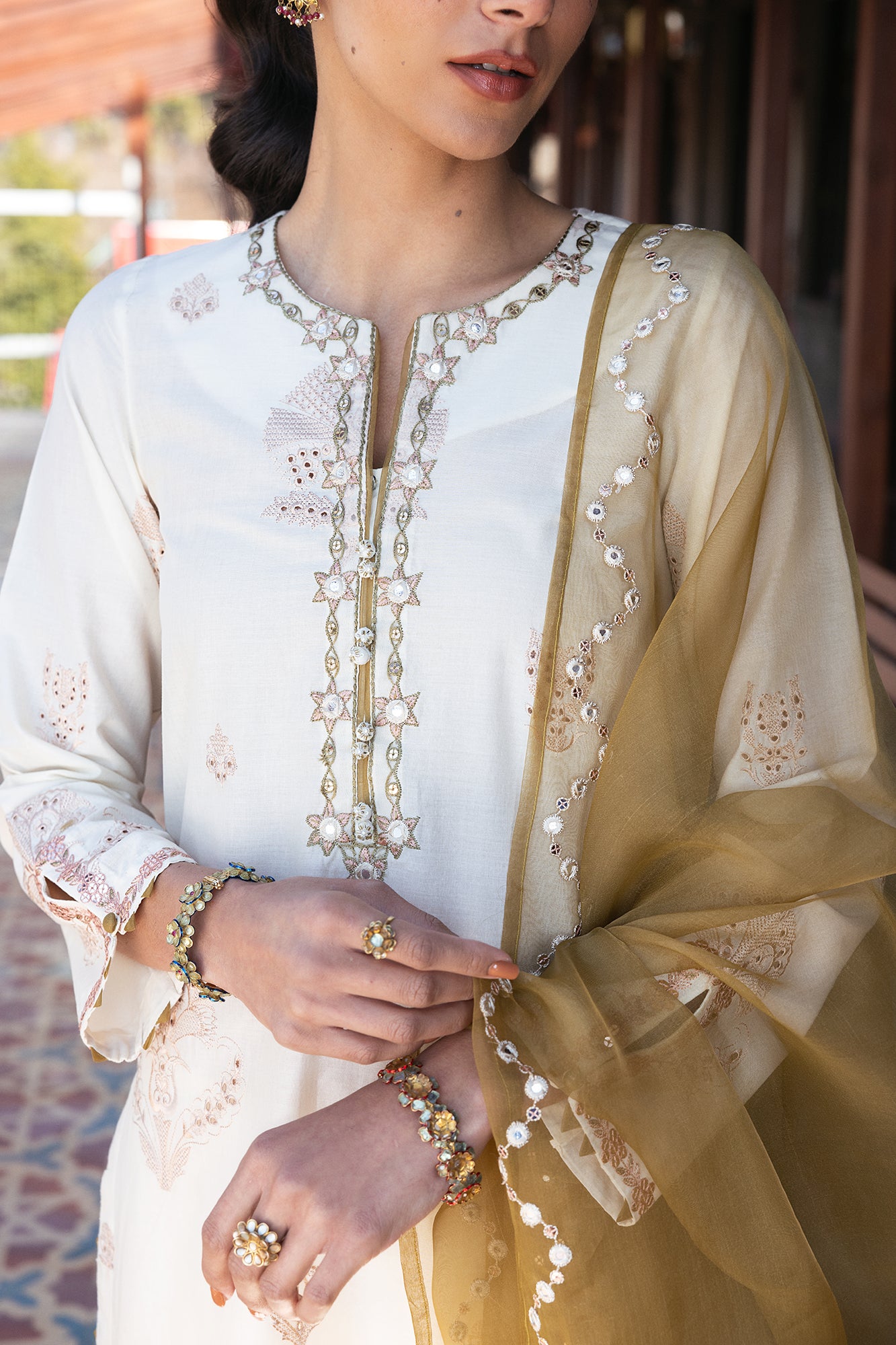 EMBROIDERED SUIT (E0570/105/121)
