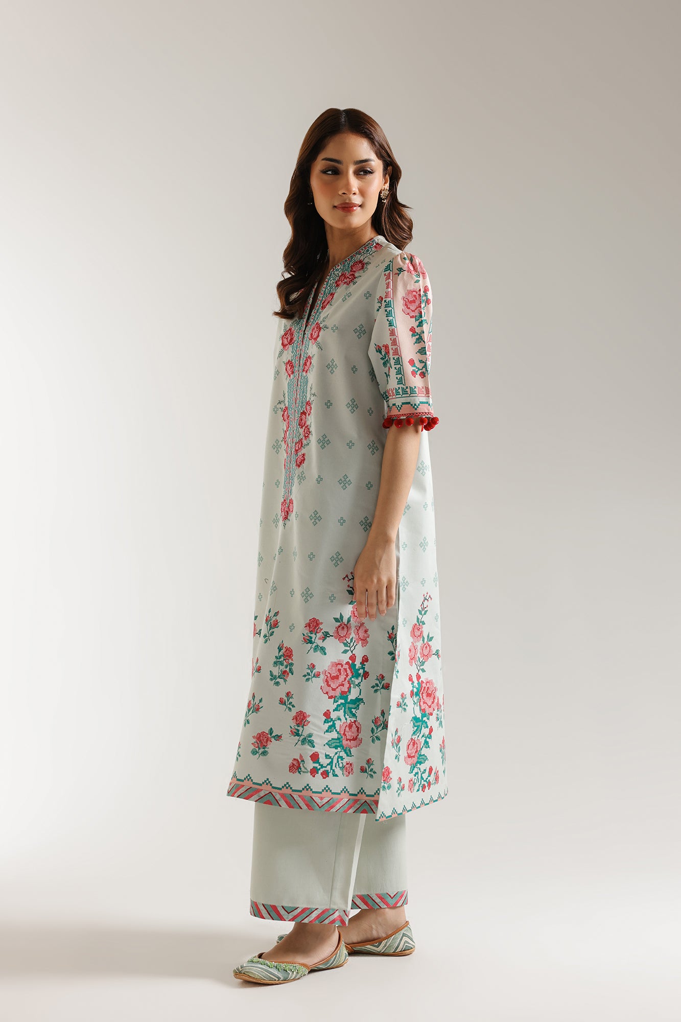 EMBROIDERED SUIT (E0614/203/405)