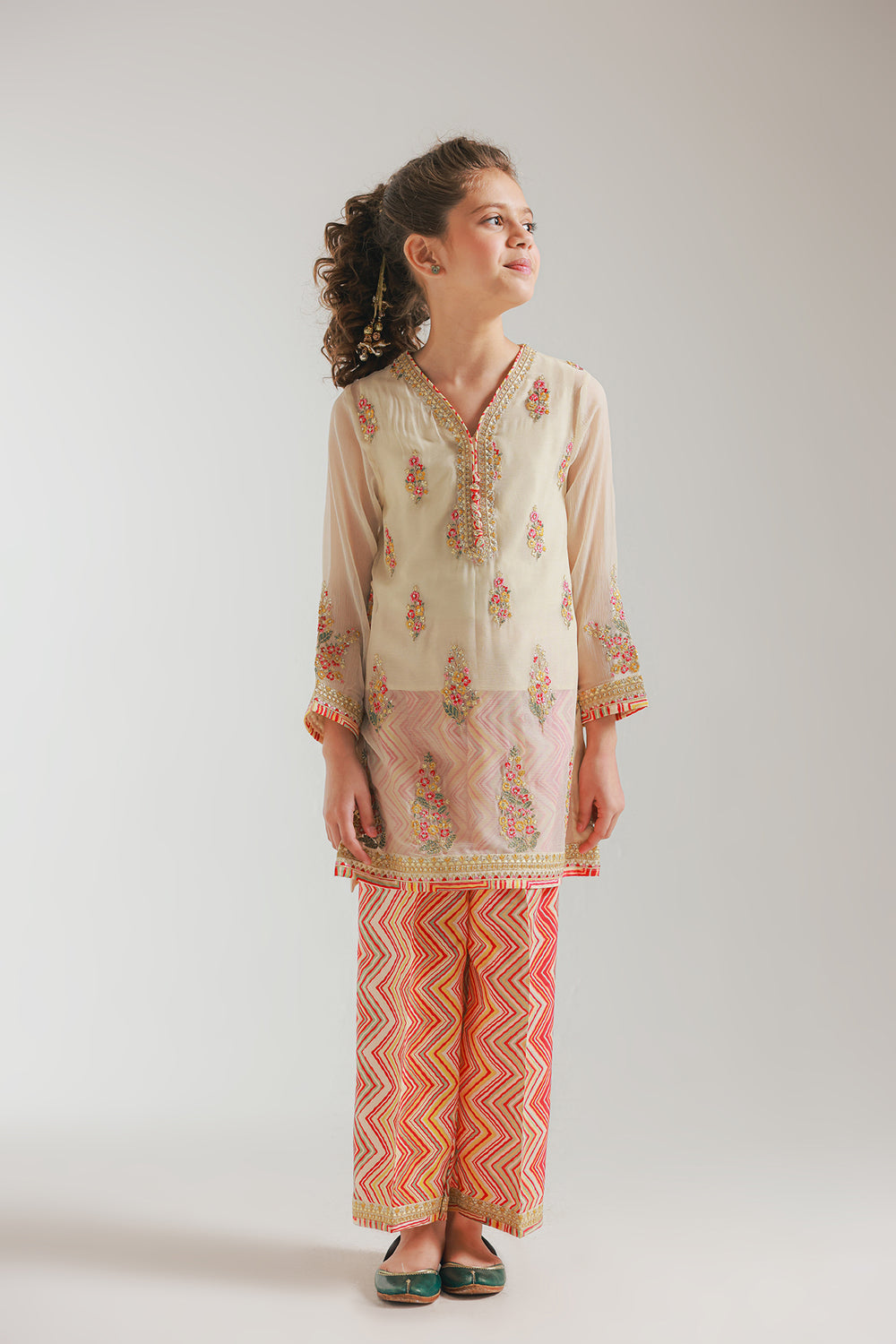 EMBROIDERED SUIT (E0636/404/002 E0636/304/002)