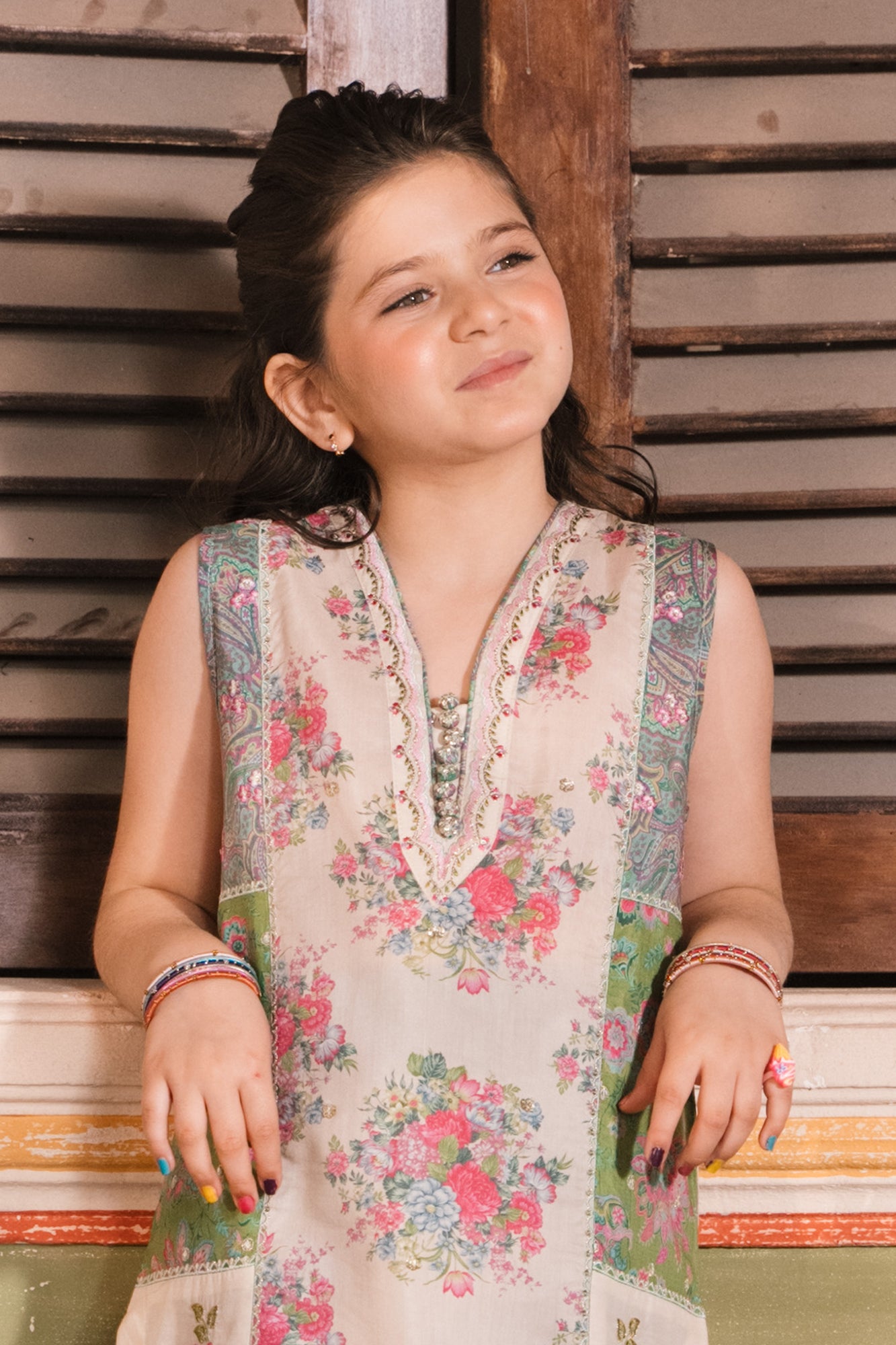 EMBROIDERED SUIT (E0645/404/006 E0645/304/006)