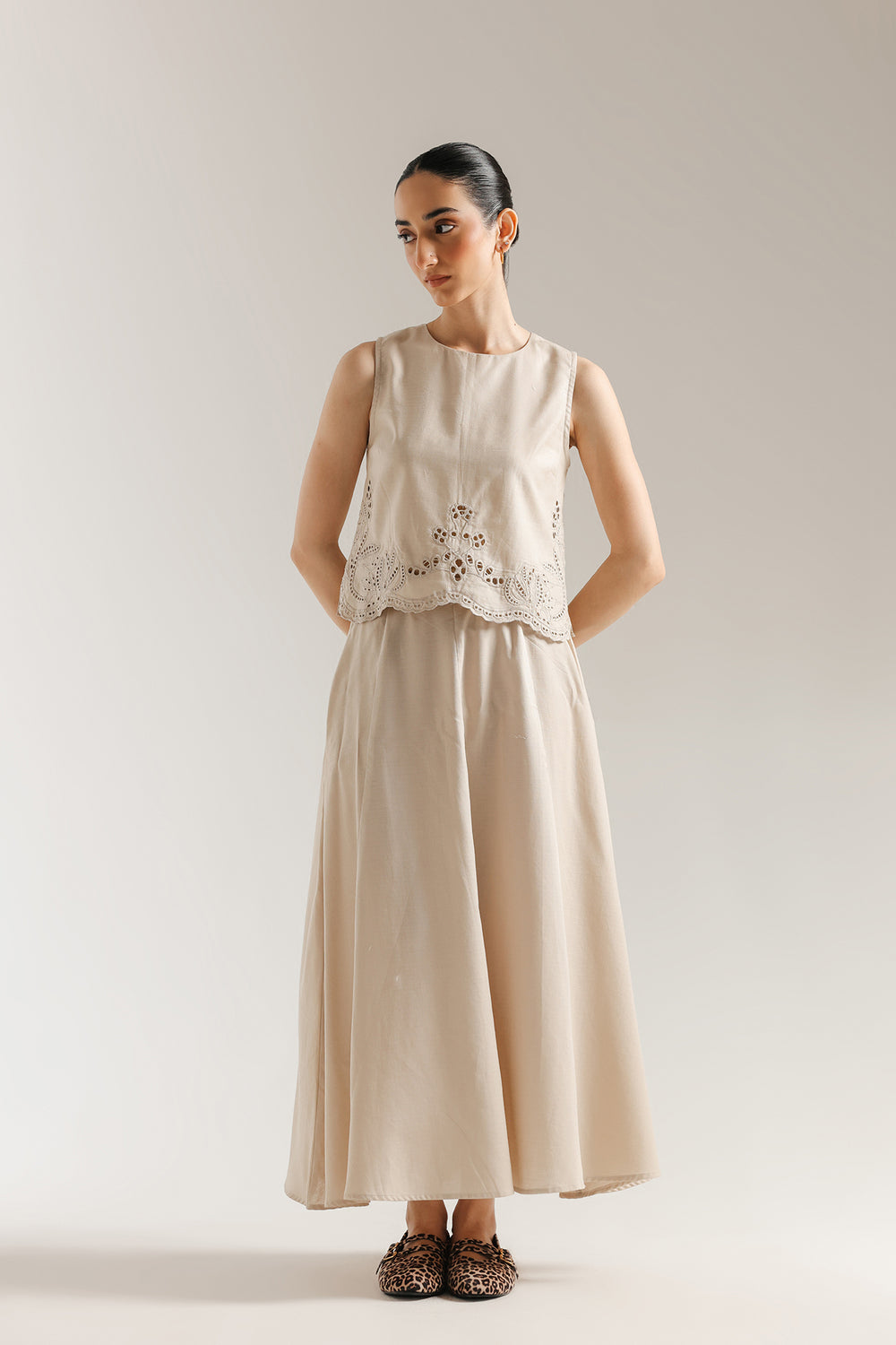 EMBROIDERED SUIT (E0655/106/006)