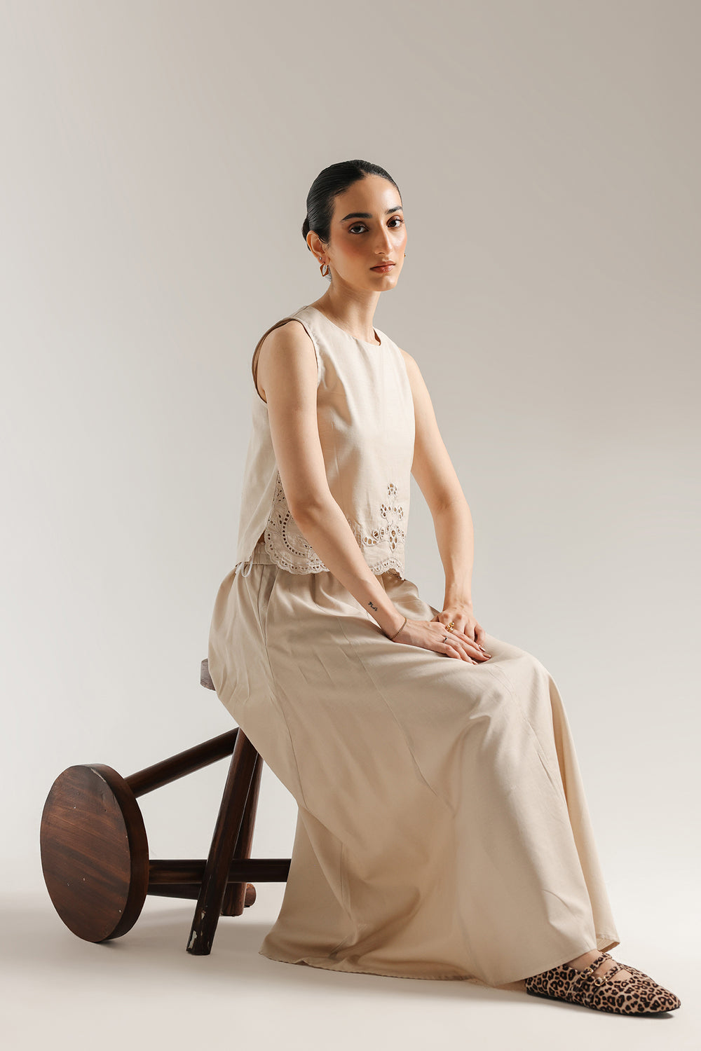 EMBROIDERED SUIT (E0655/106/006)