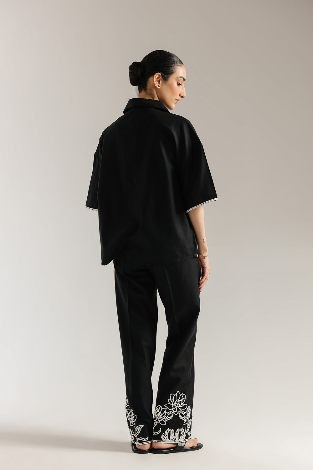 EMBROIDERED SUIT (E0657/106/902)