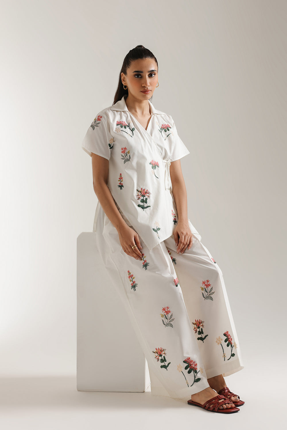 EMBROIDERED SUIT (E0672/106/002)