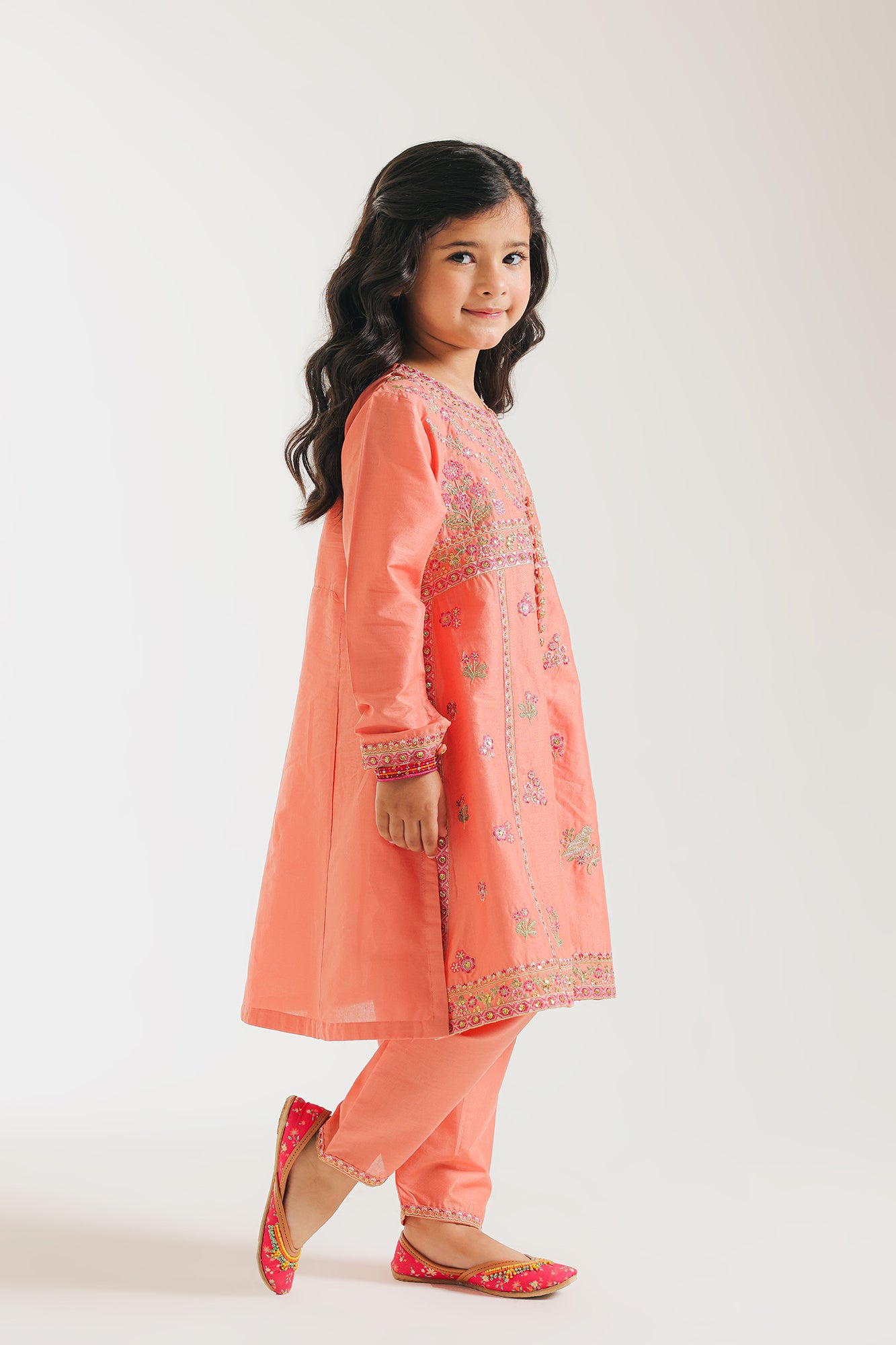 EMBROIDERED SUIT (E0674/404/325 E0674/304/325)