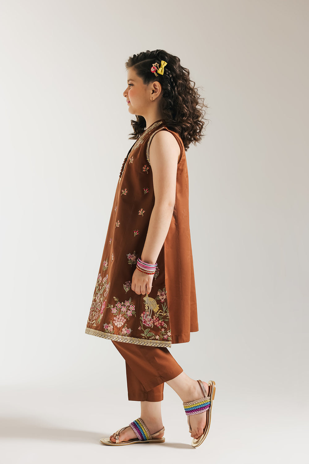 EMBROIDERED SUIT (E0679/404/801 E0679/304/801)