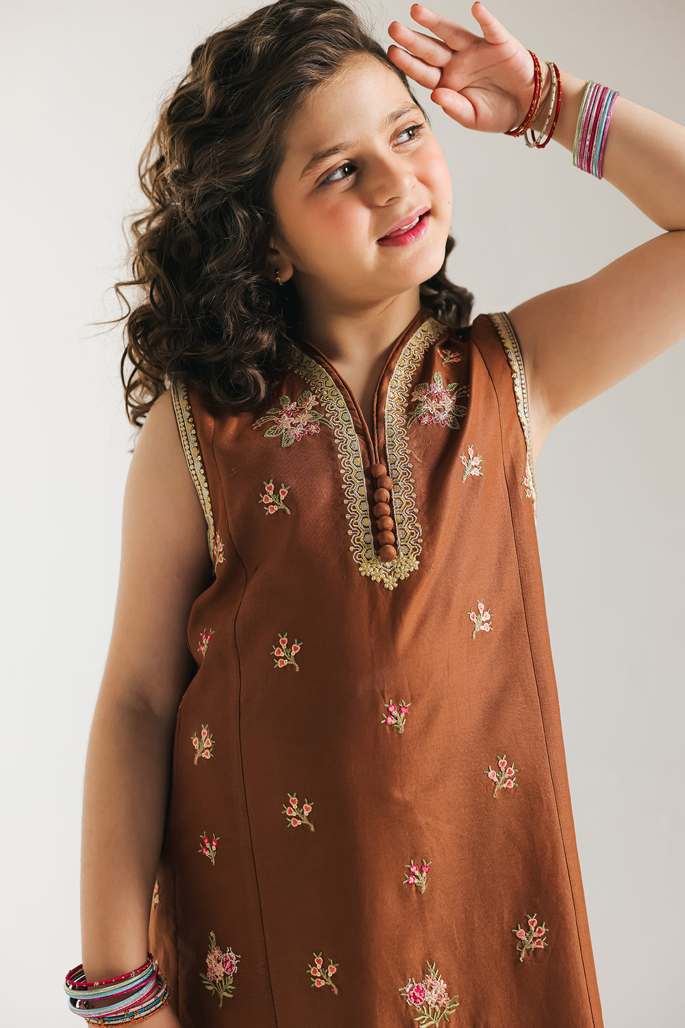 EMBROIDERED SUIT (E0679/404/801 E0679/304/801)