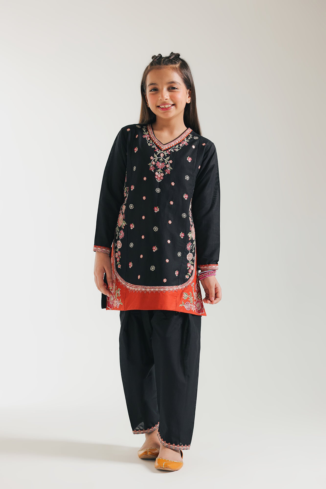 EMBROIDERED SUIT (E0701/404/902 E0701/304/902)