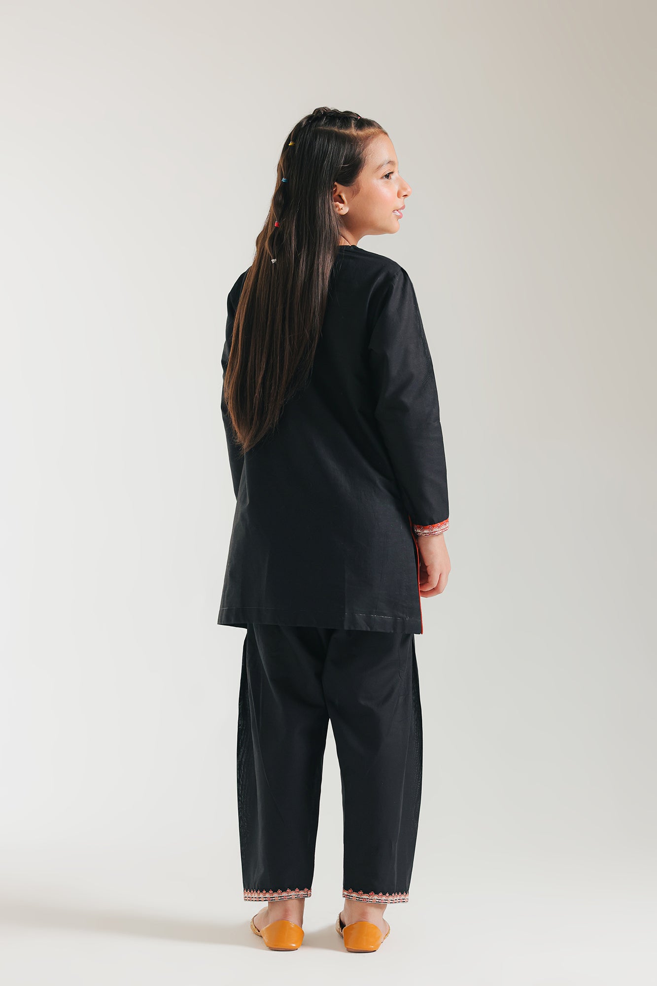 EMBROIDERED SUIT (E0701/404/902 E0701/304/902)