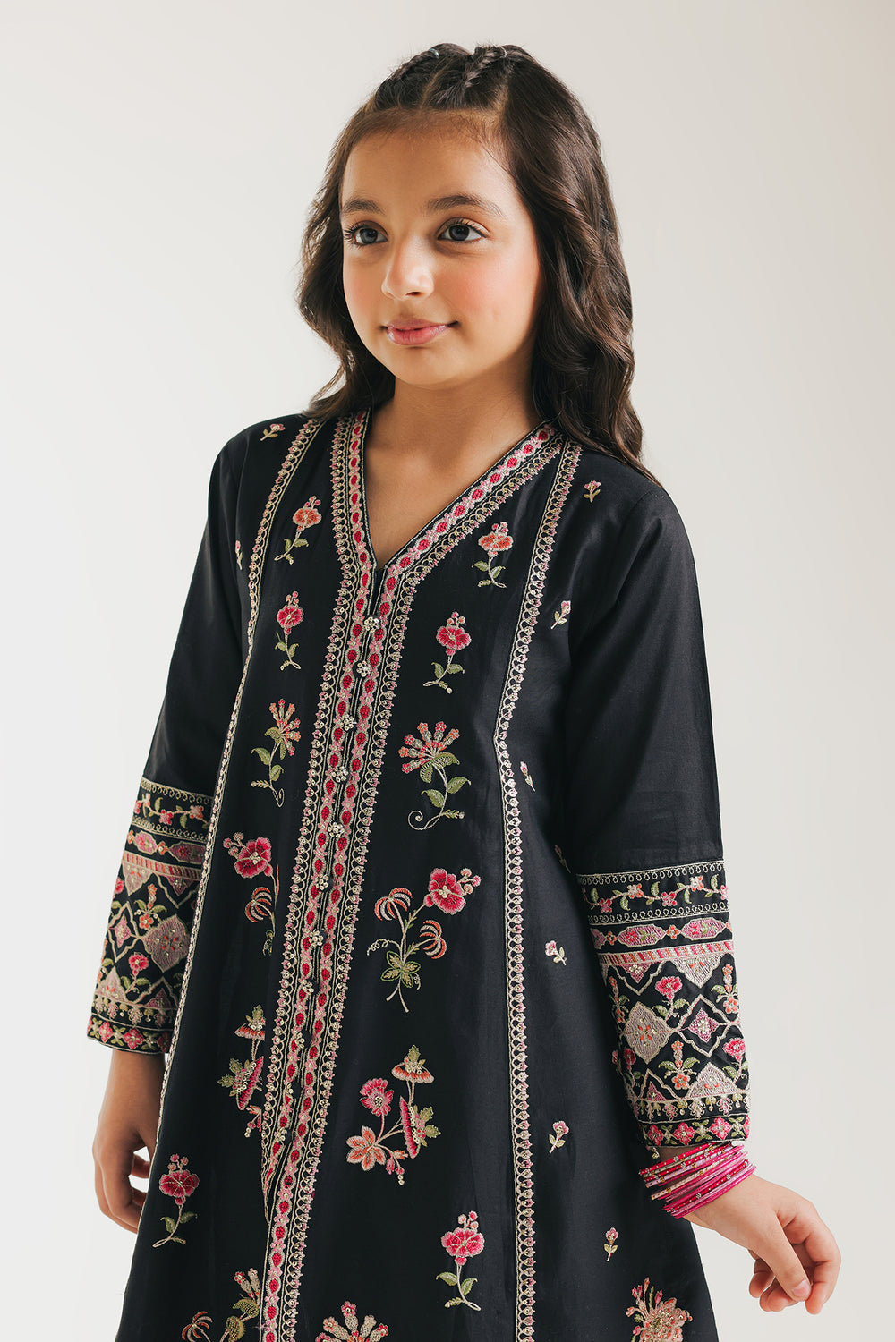 EMBROIDERED SUIT (E0703/404/902 E0703/304/902)