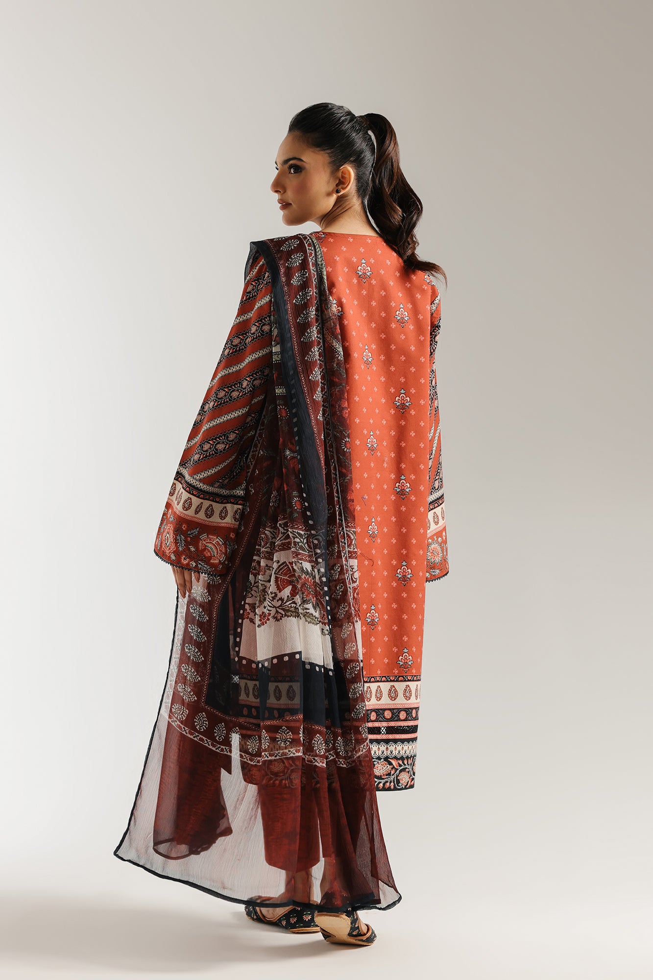 EMBROIDERED SUIT (E0711/203/305)