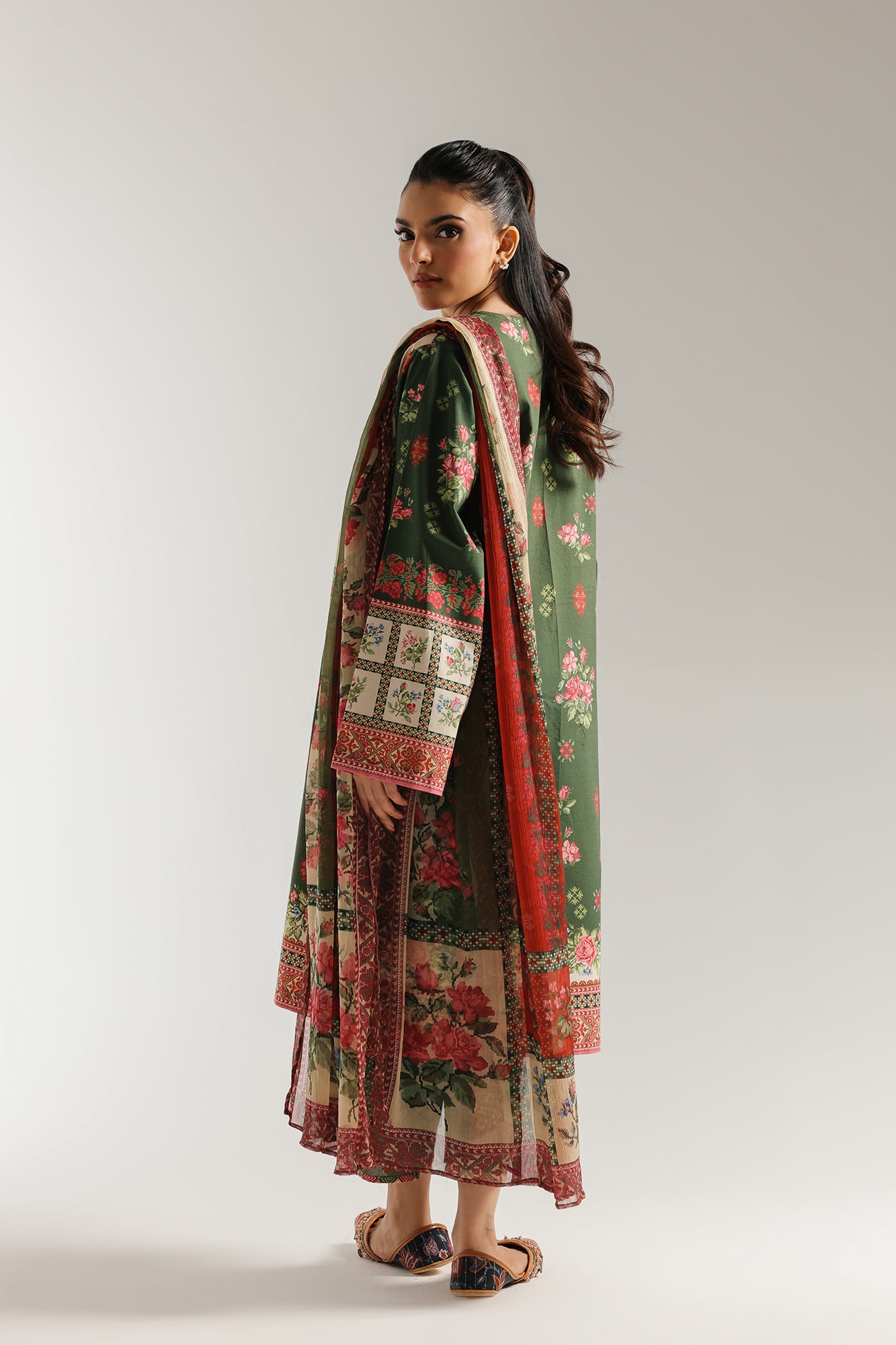 EMBROIDERED SUIT (E0714/203/122)