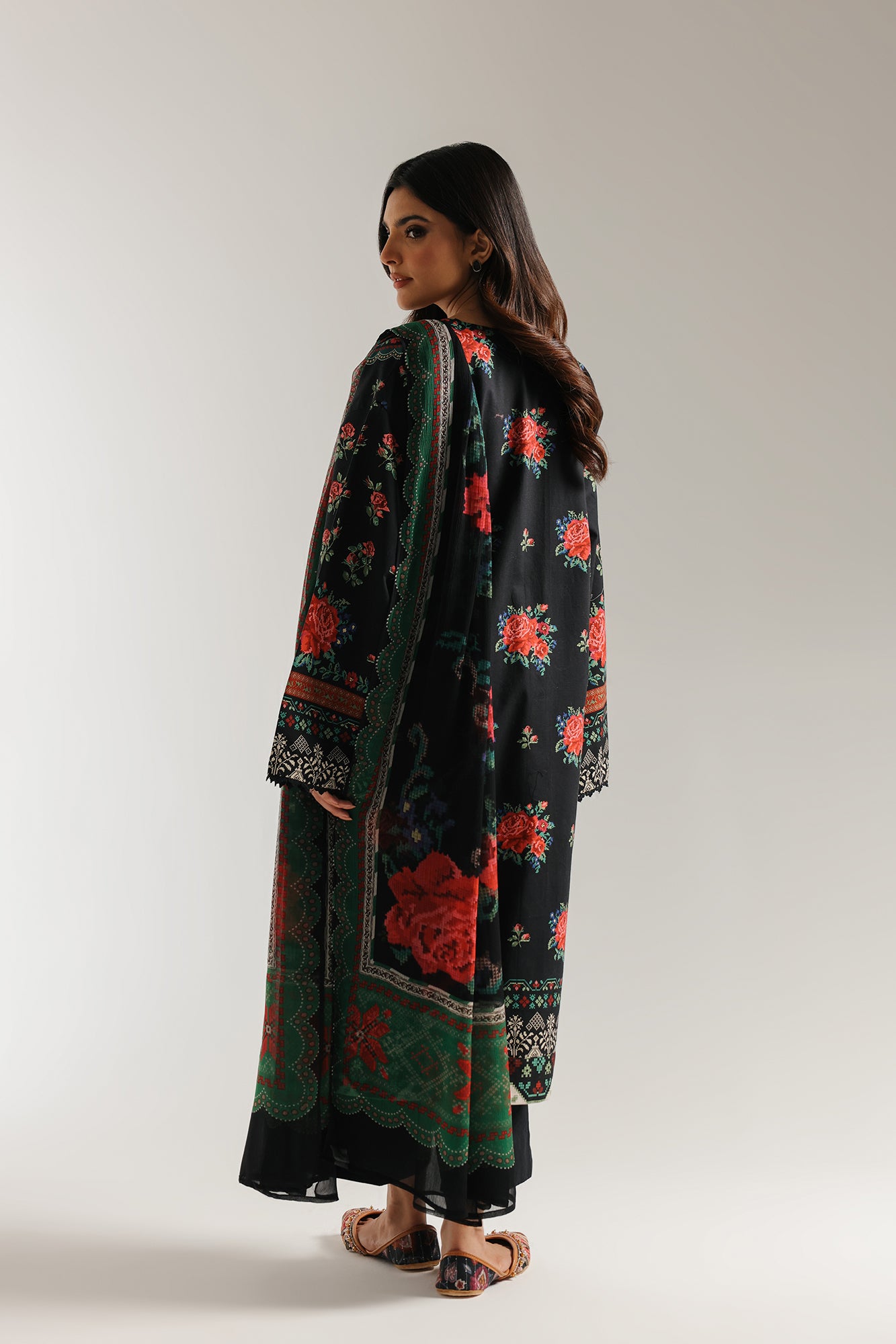 EMBROIDERED SUIT (E0716/203/902)