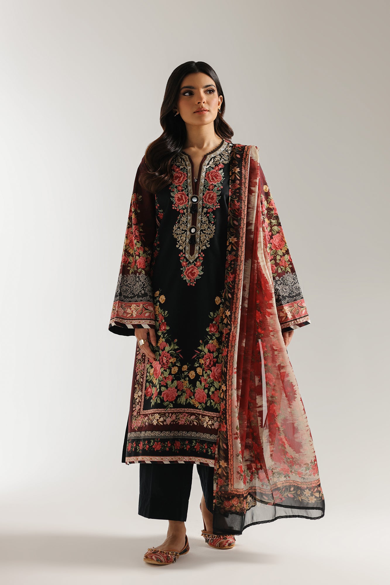 EMBROIDERED SUIT (E0720/203/304)