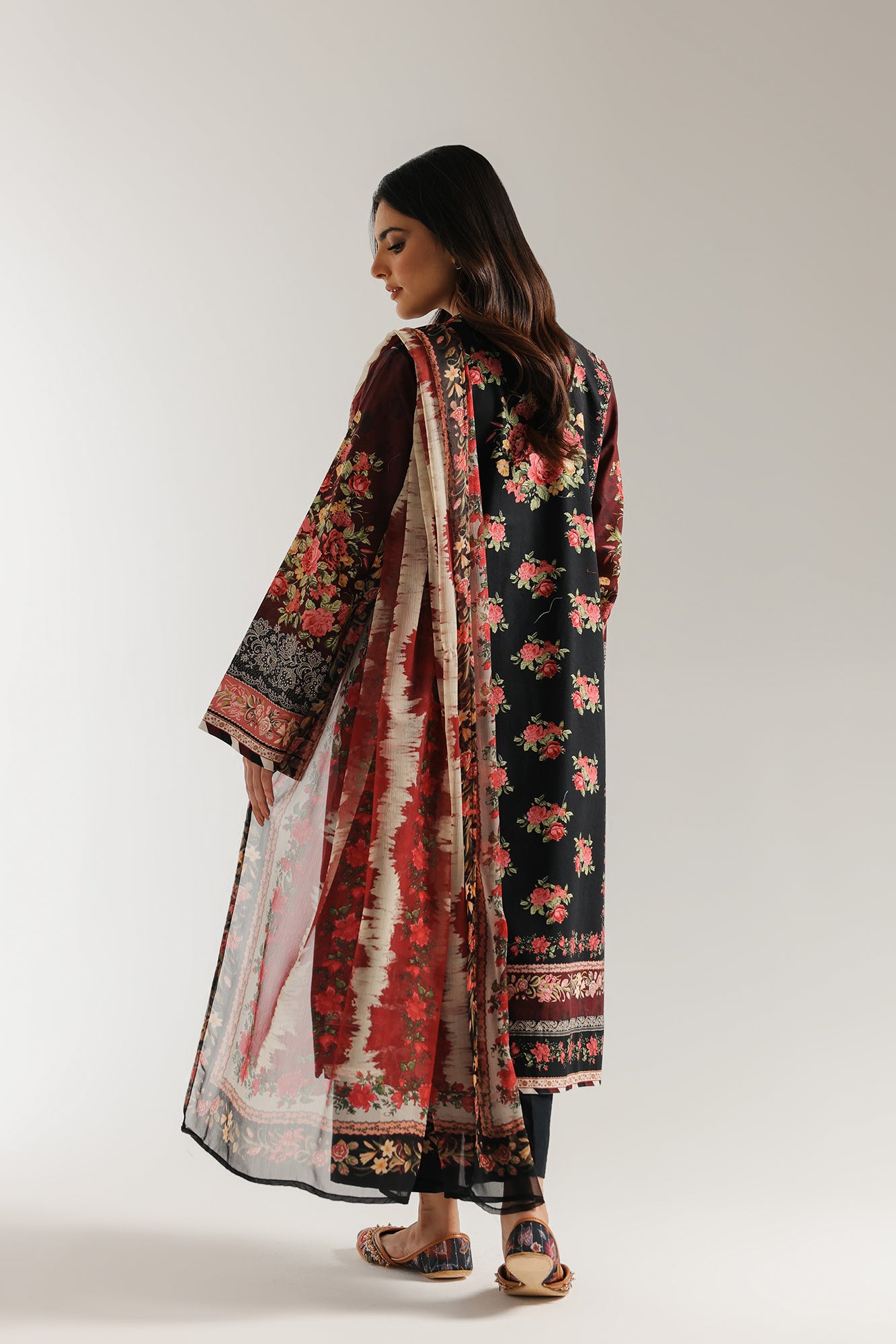 EMBROIDERED SUIT (E0720/203/304)