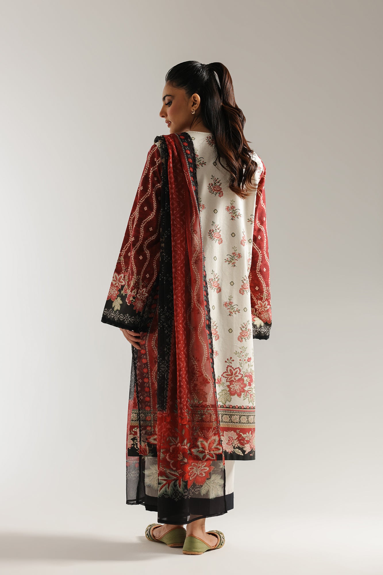 EMBROIDERED SUIT (E0722/203/307)