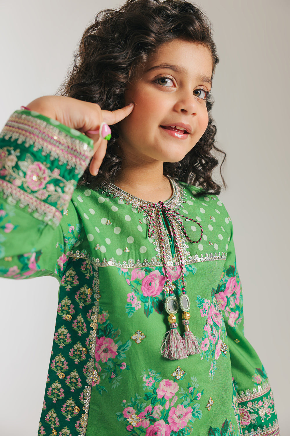 EMBROIDERED SUIT (E0725/404/709 E0725/304/709)