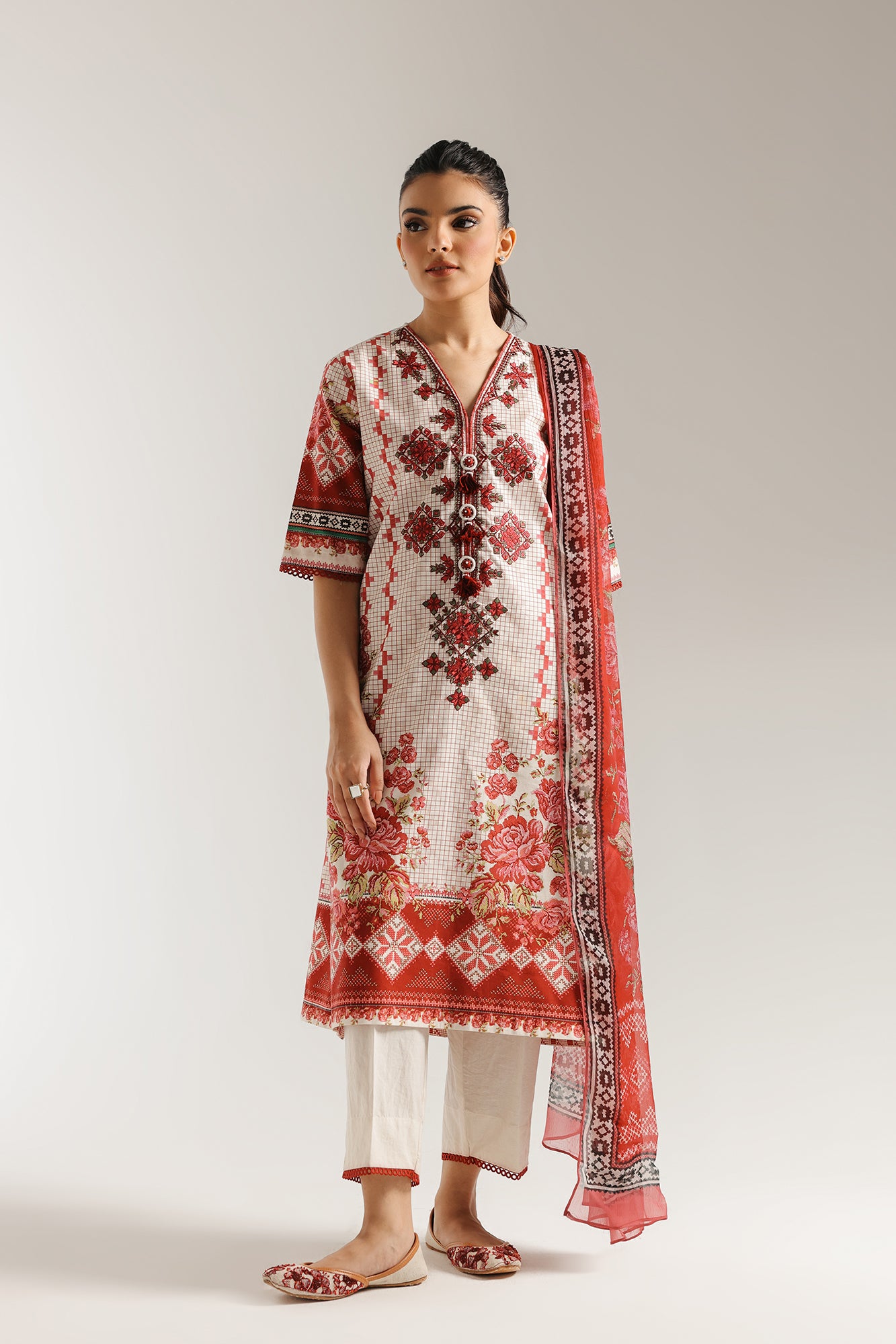 EMBROIDERED SUIT (E0726/203/305)