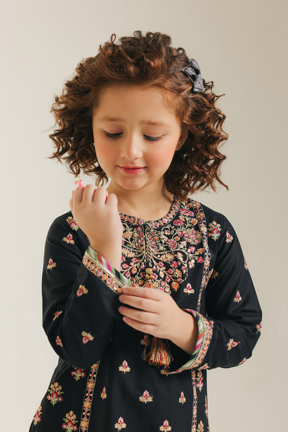 EMBROIDERED SUIT (E0726/404/902 E0726/304/902)