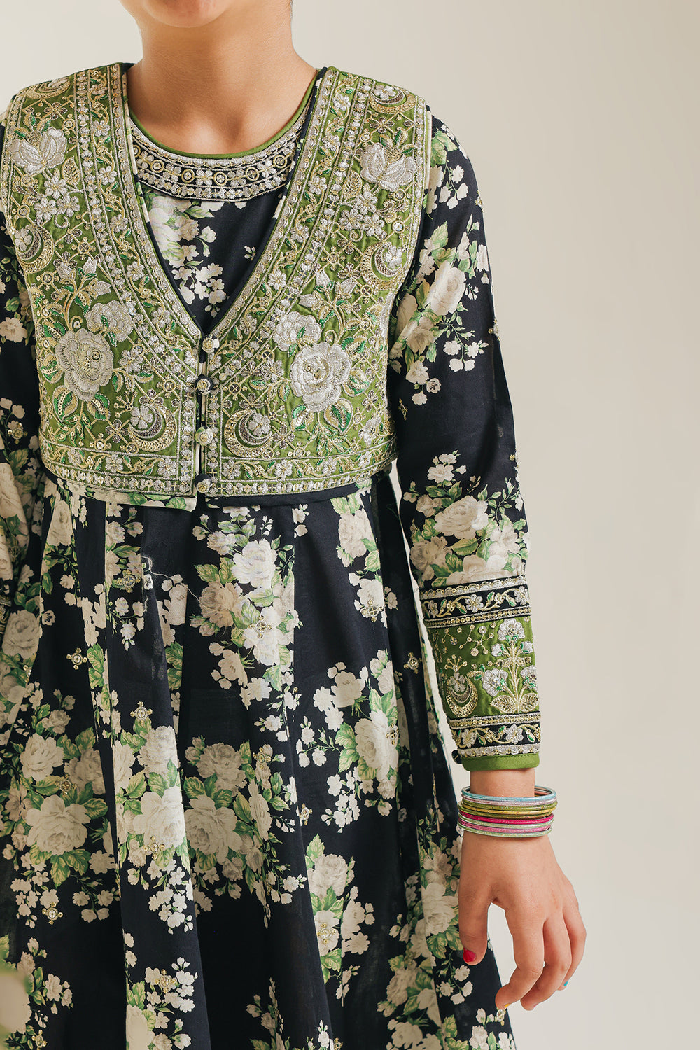 EMBROIDERED PISHWAS (E0730/404/902 E0730/304/902)