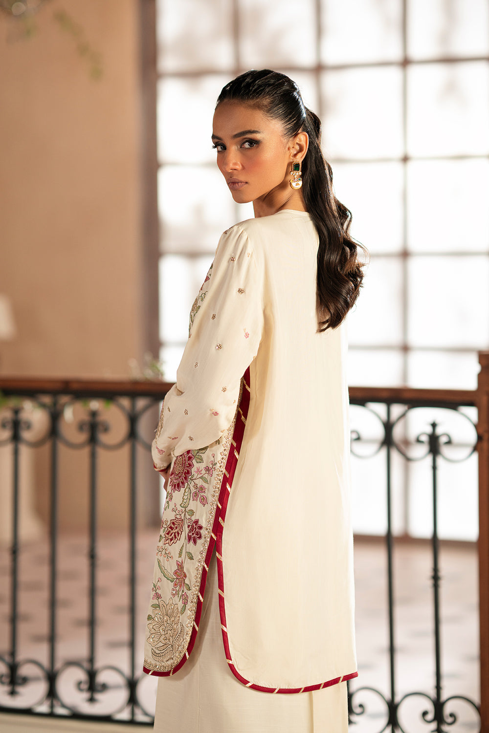 EMBROIDERED SUIT (E0770/104/002)