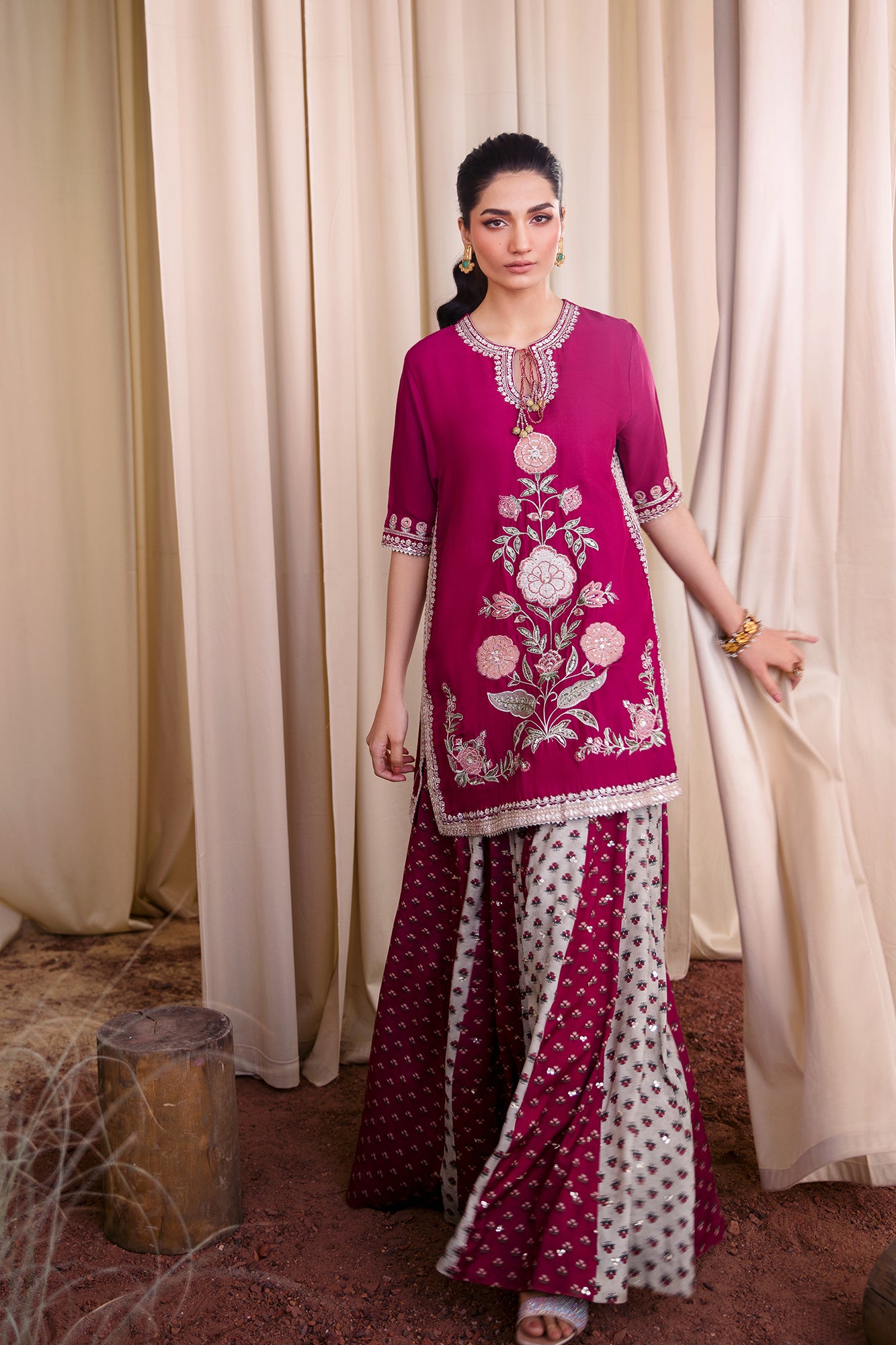 EMBROIDERED SUIT (E0772/104/403)