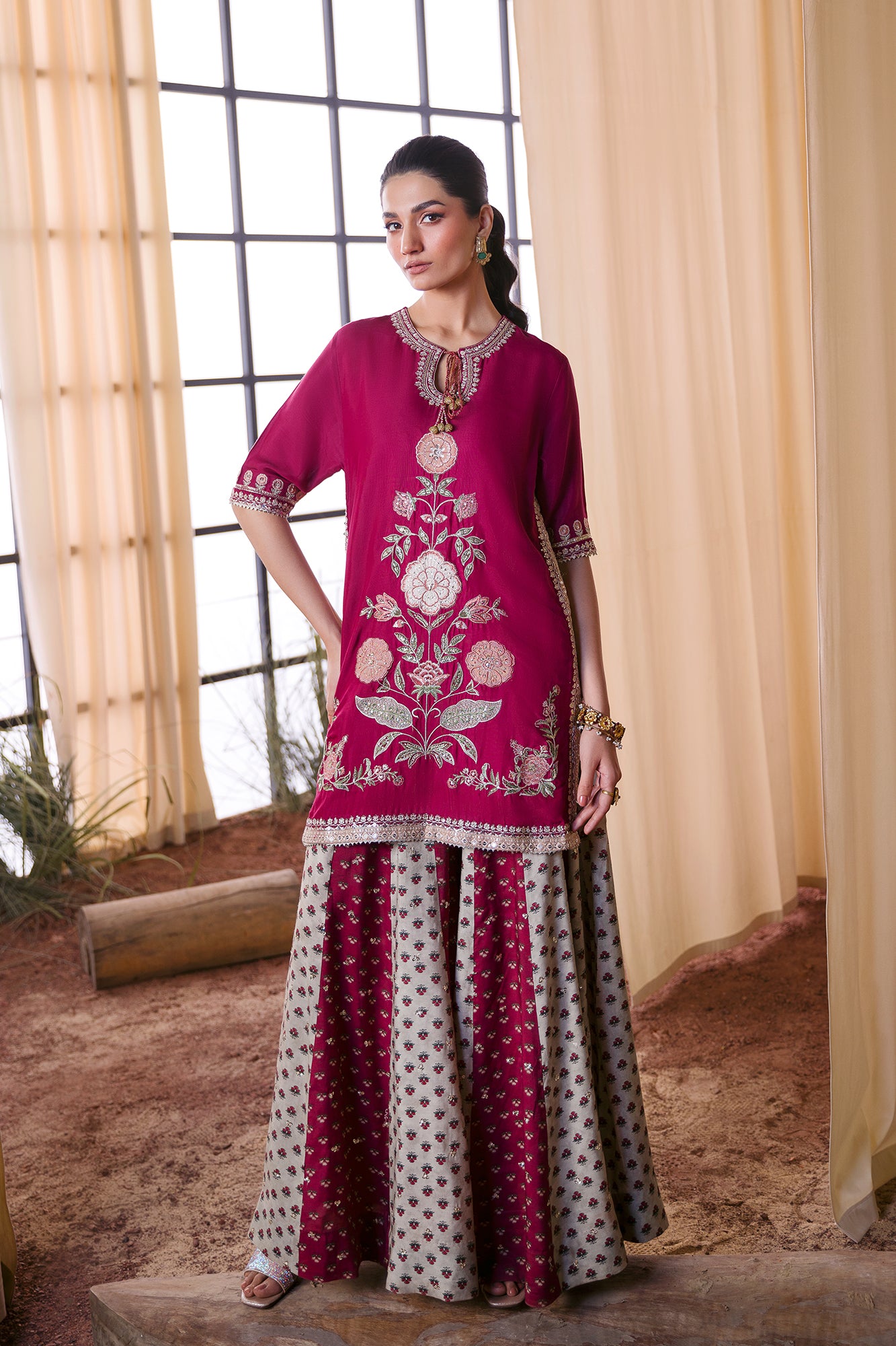 EMBROIDERED SUIT (E0772/104/403)