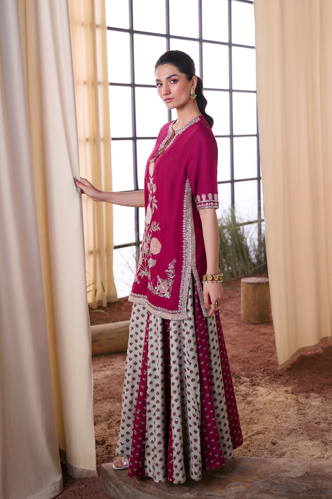 EMBROIDERED SUIT (E0772/104/403)