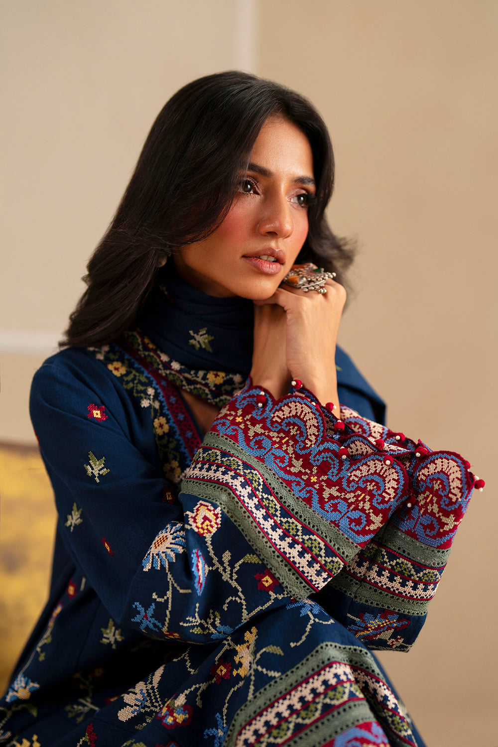 EMBROIDERED SUIT (E0781/203/622)