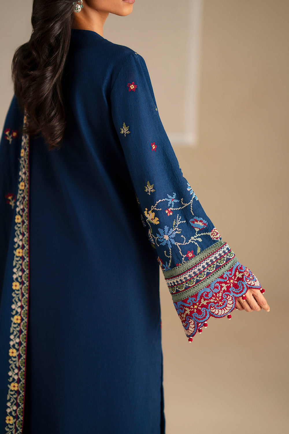 EMBROIDERED SUIT (E0781/203/622)