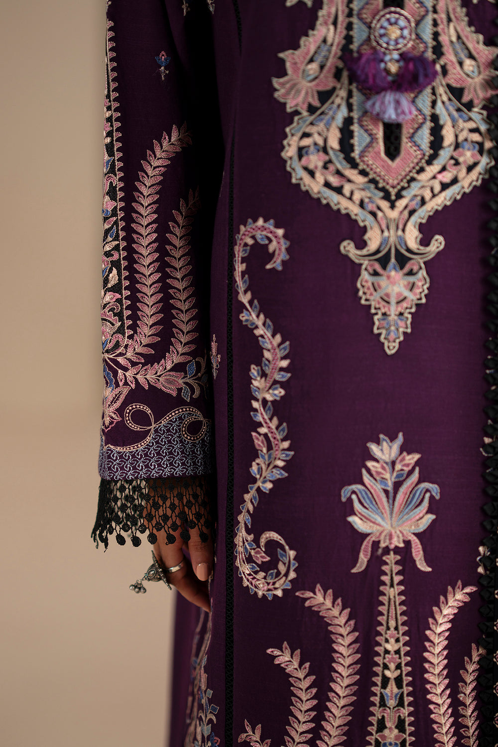 EMBROIDERED SUIT (E0783/203/517)