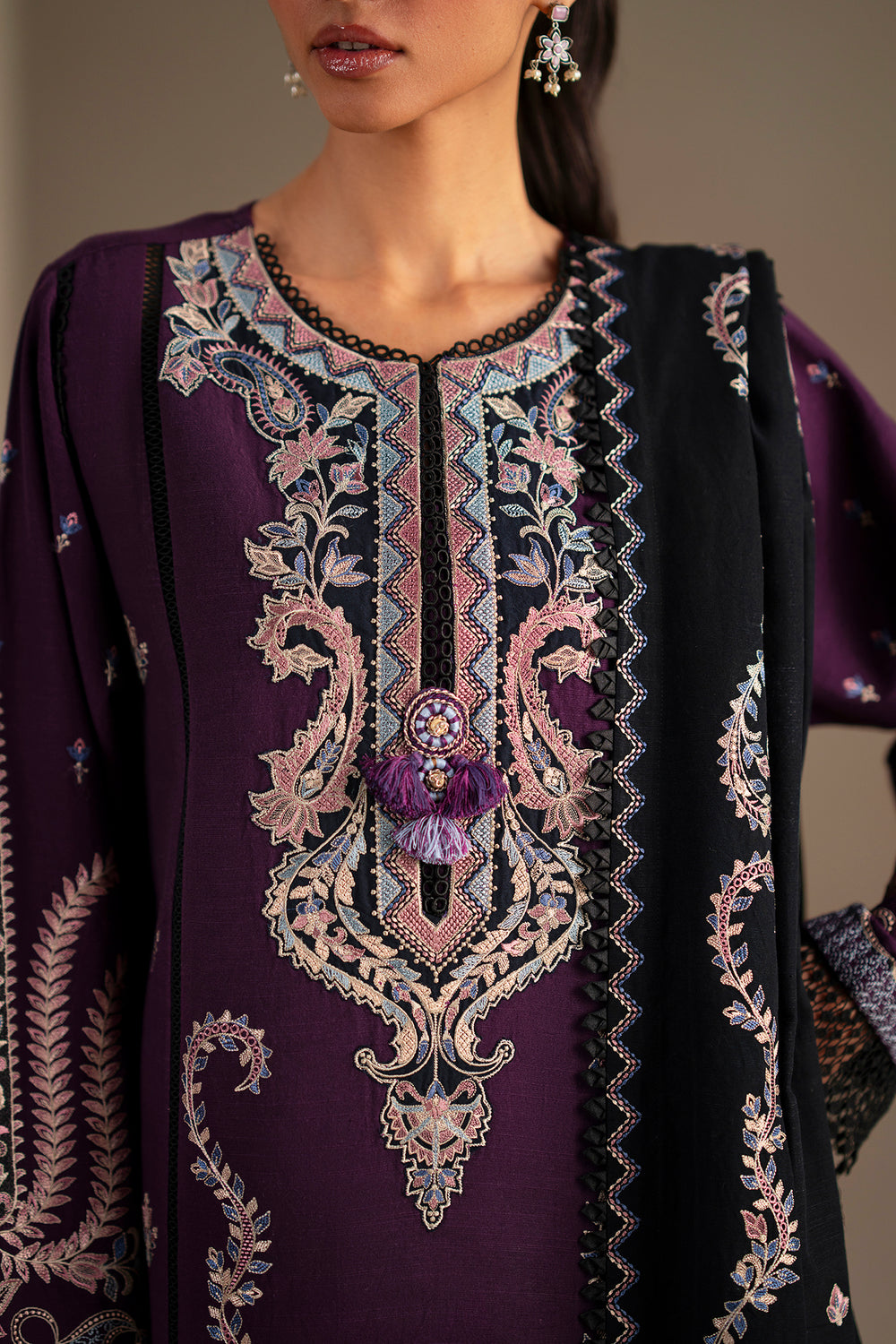 EMBROIDERED SUIT (E0783/203/517)