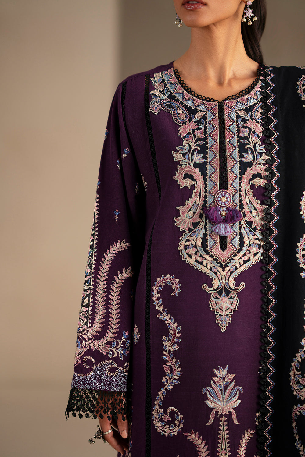 EMBROIDERED SUIT (E0783/203/517)