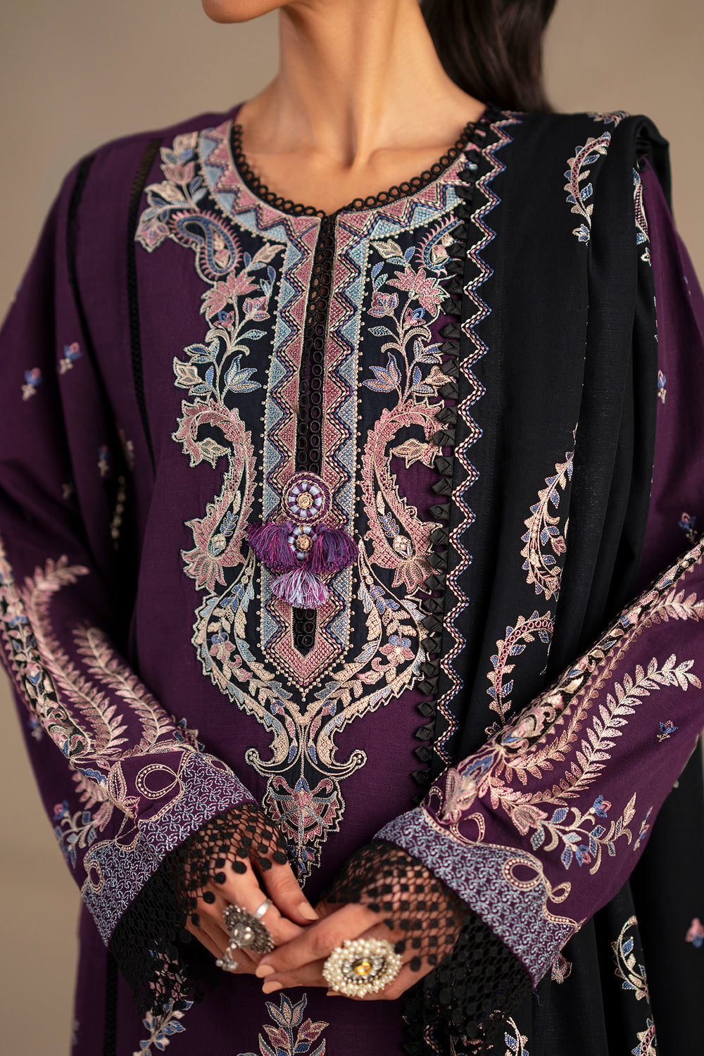 EMBROIDERED SUIT (E0783/203/517)