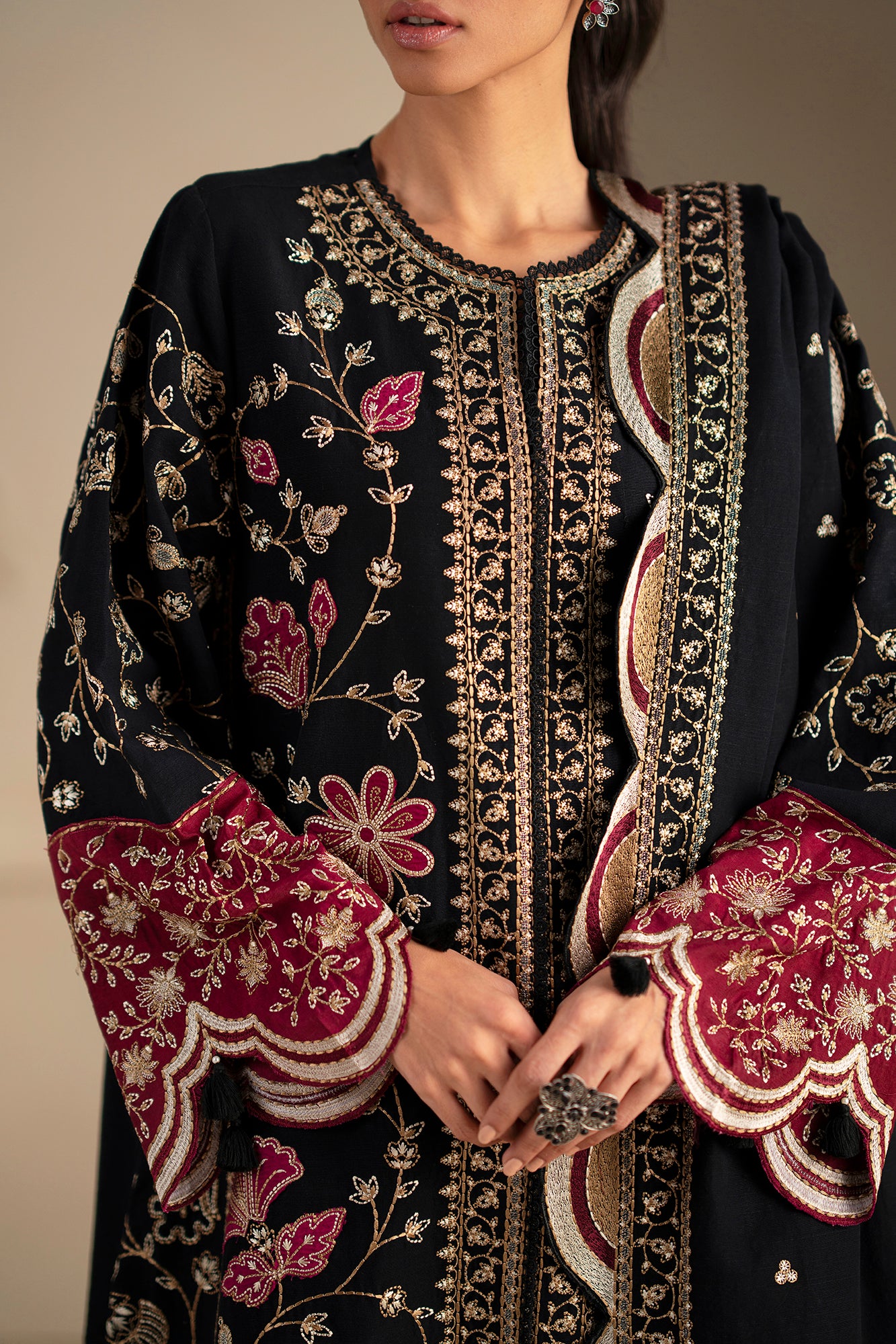 EMBROIDERED SUIT (E0784/203/902)