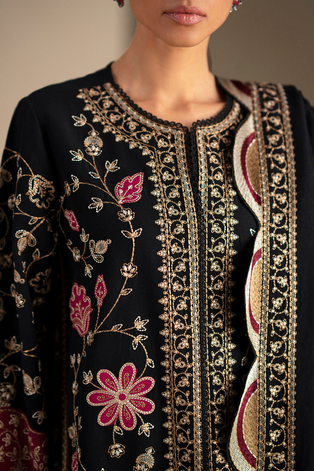 EMBROIDERED SUIT (E0784/203/902)