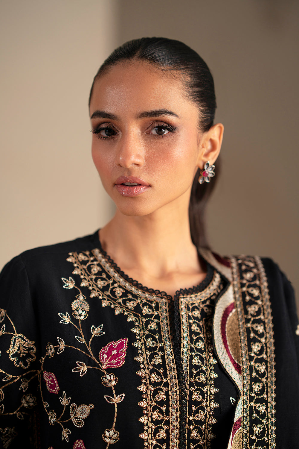 EMBROIDERED SUIT (E0784/203/902)