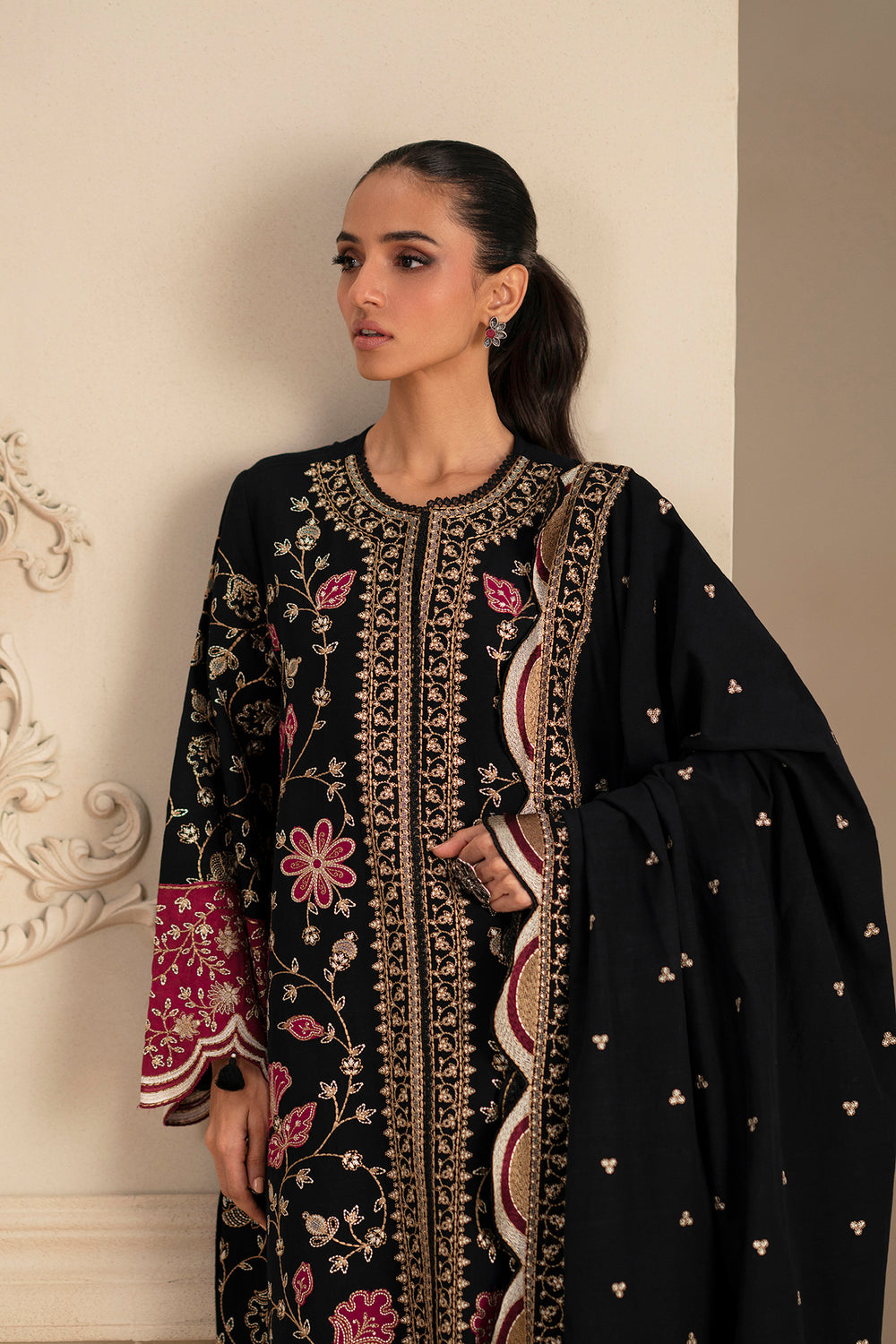 EMBROIDERED SUIT (E0784/203/902)